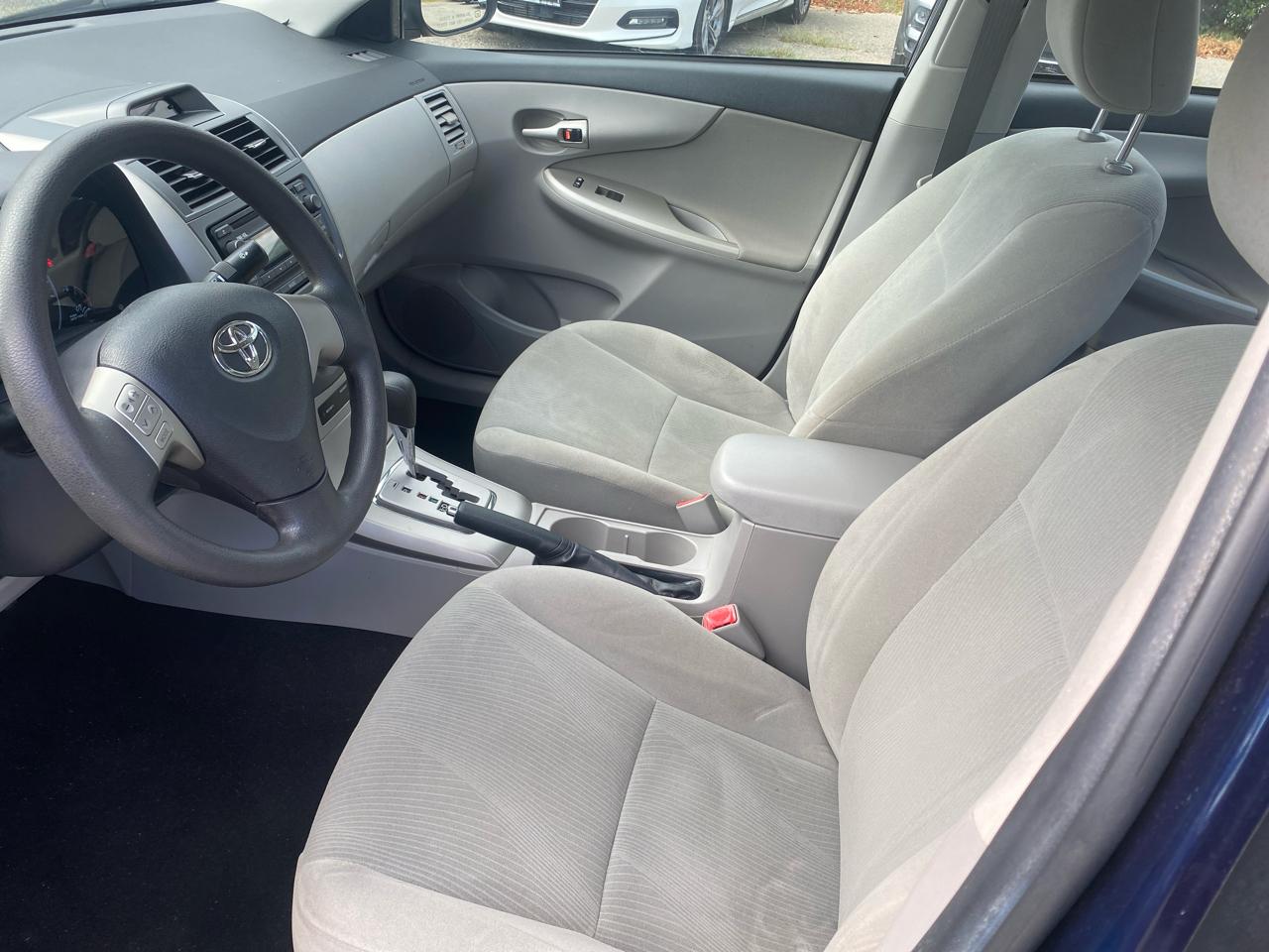 Toyota Corolla LE 4D Sedan 2012