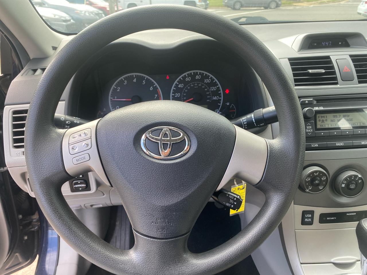 Toyota Corolla LE 4D Sedan 2012