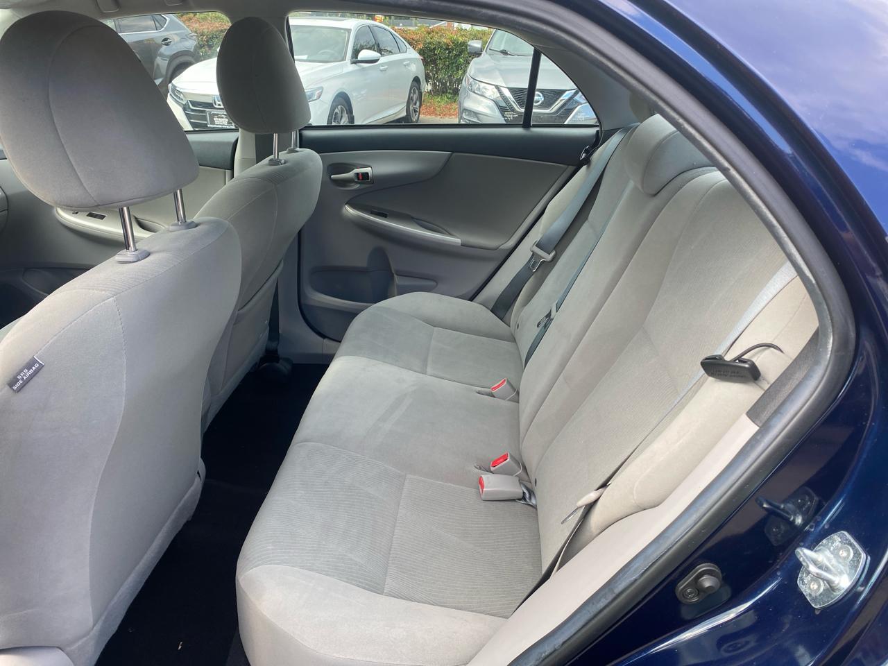 Toyota Corolla LE 4D Sedan 2012