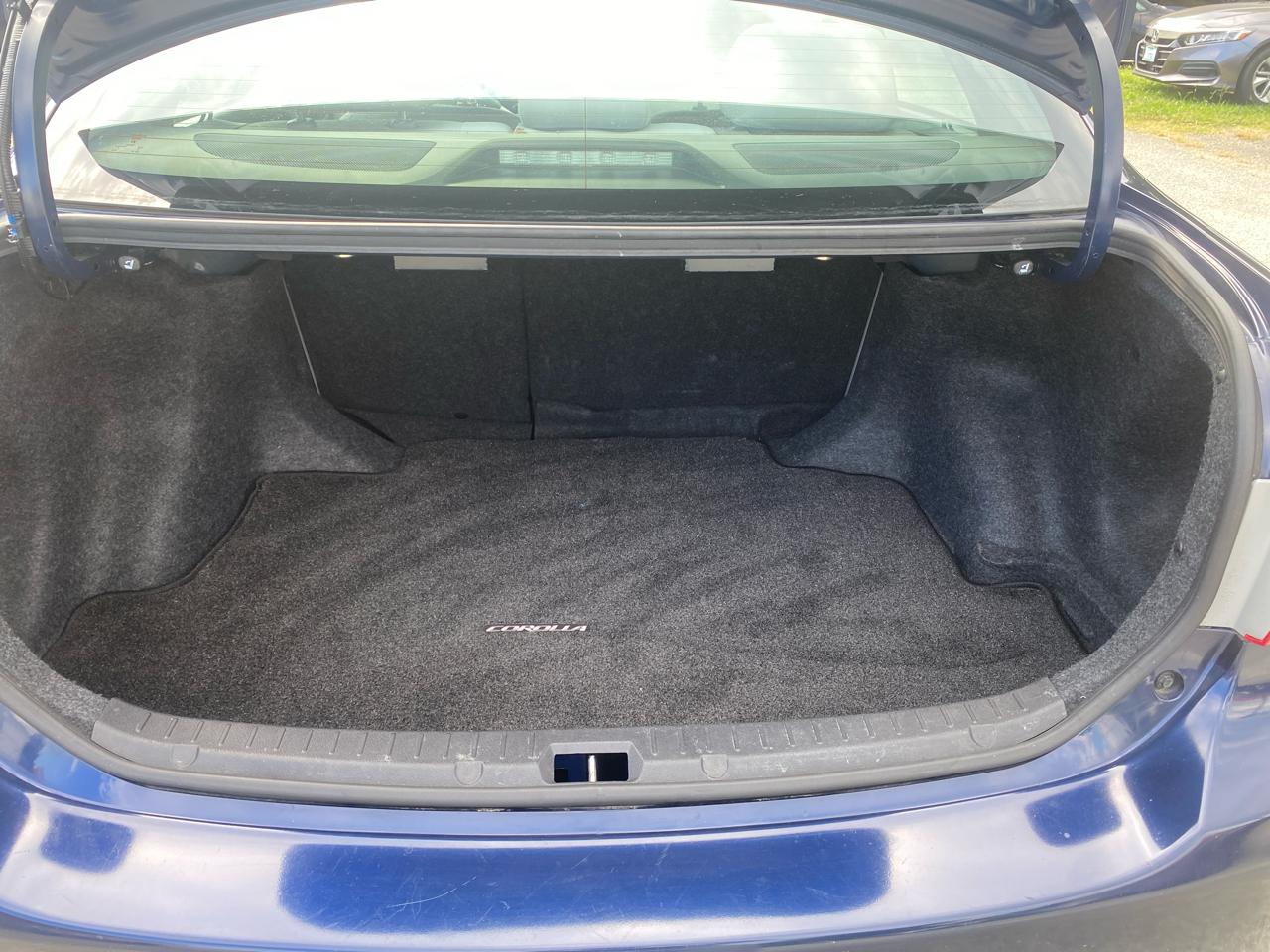 Toyota Corolla LE 4D Sedan 2012
