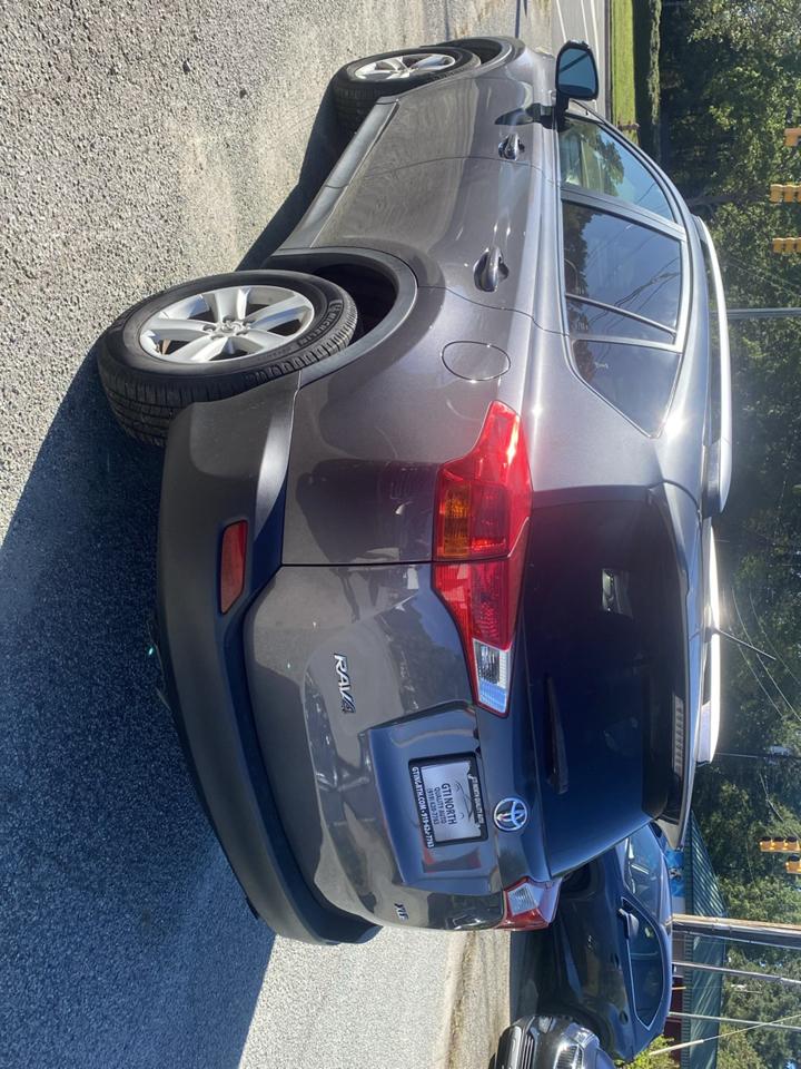 Toyota RAV4 XLE FWD 2014