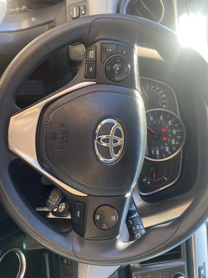 Toyota RAV4 XLE FWD 2014