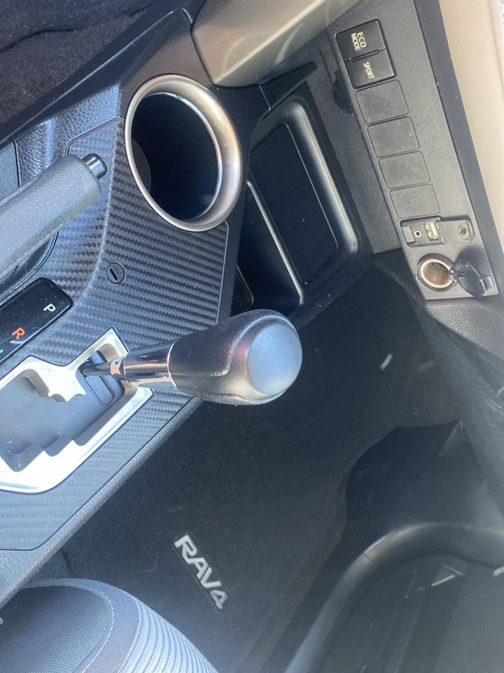 Toyota RAV4 XLE FWD 2014