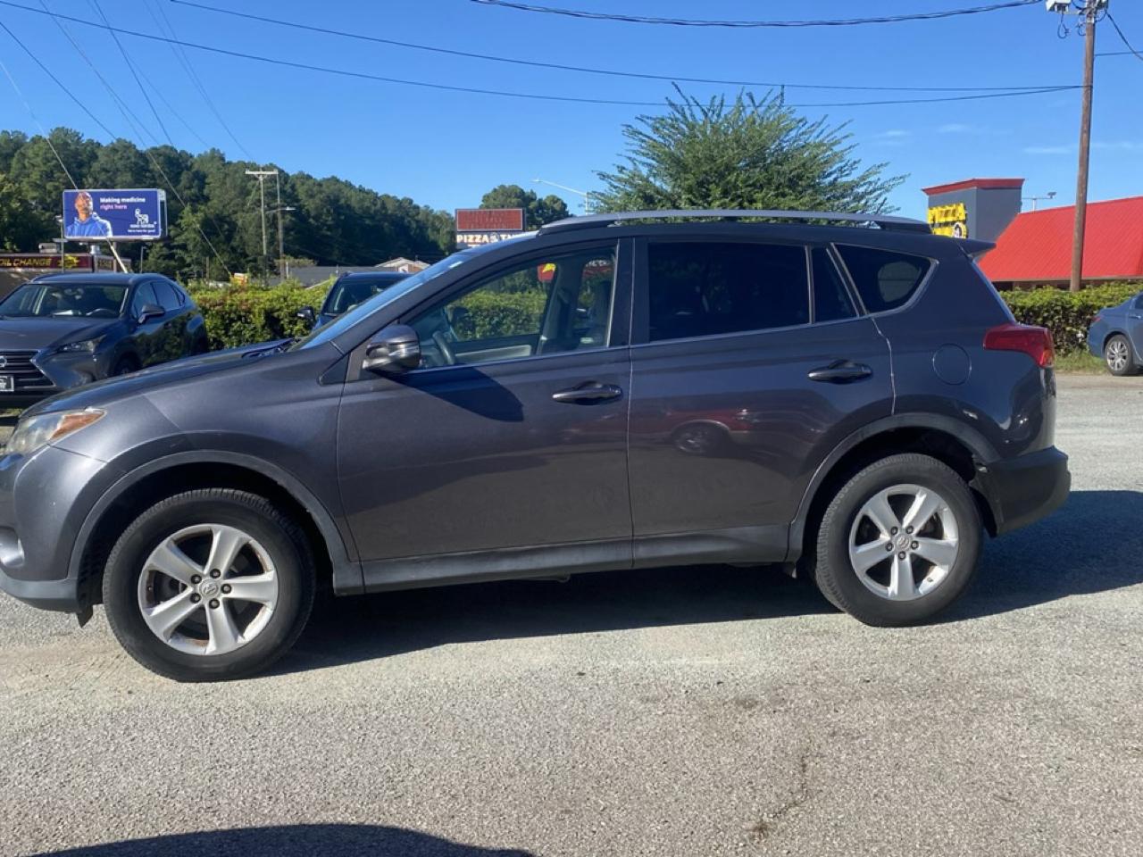 Toyota RAV4 XLE FWD 2014