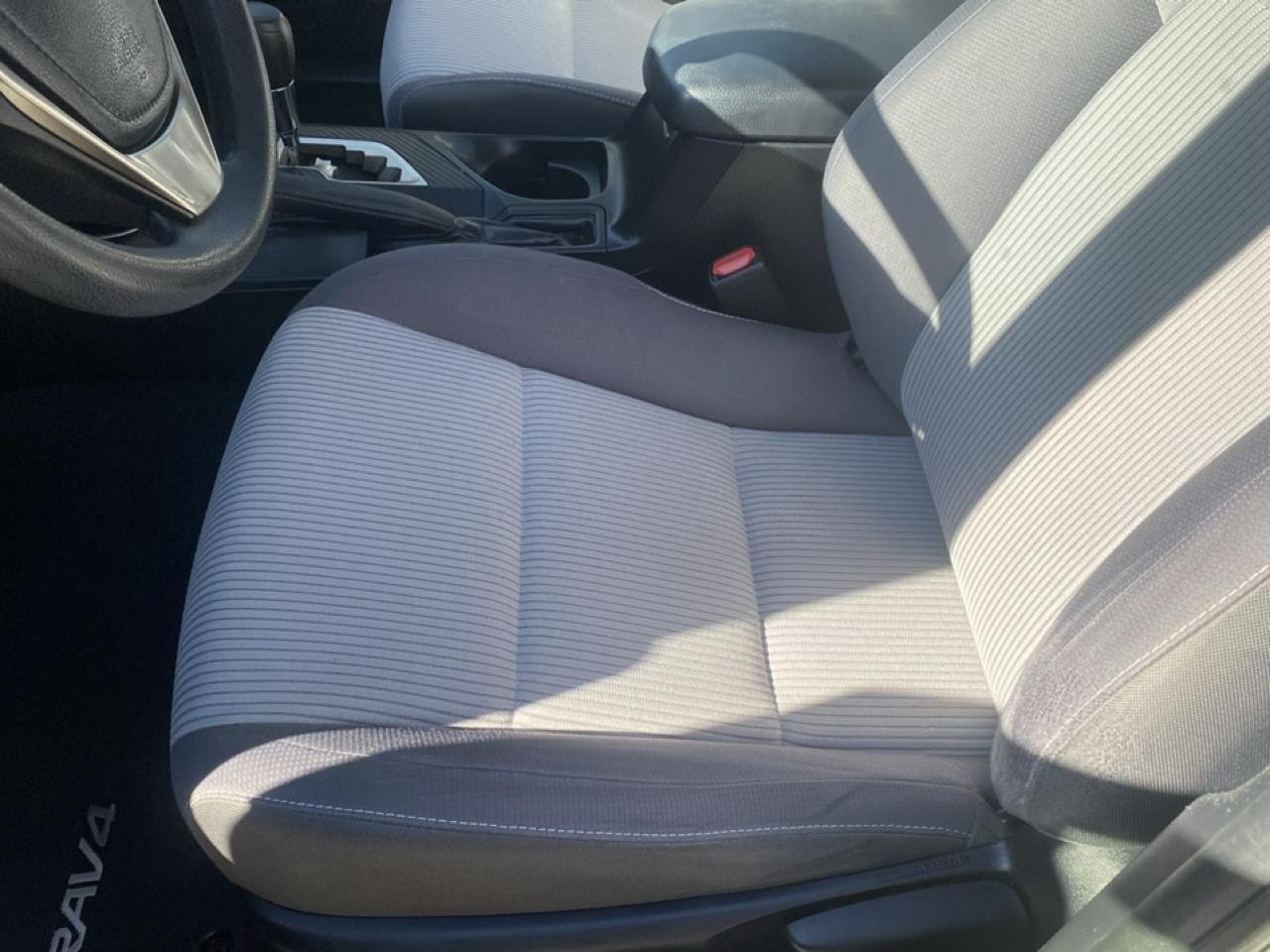 Toyota RAV4 XLE FWD 2014