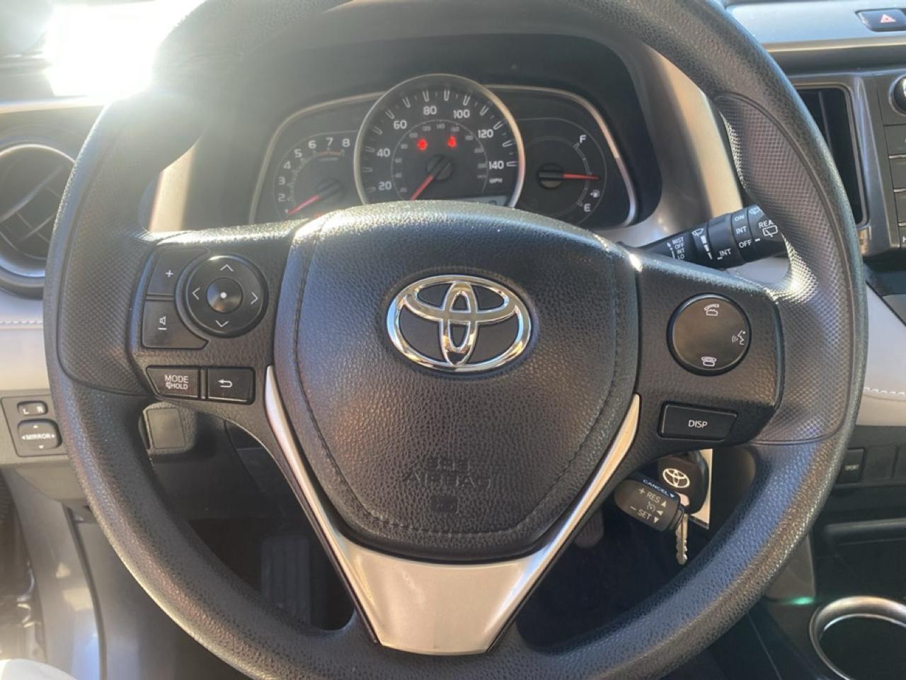 Toyota RAV4 XLE FWD 2014