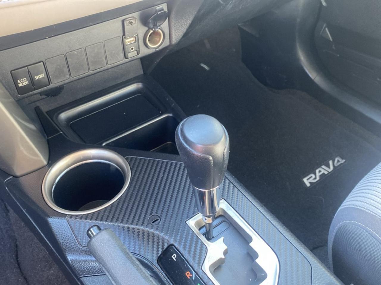 Toyota RAV4 XLE FWD 2014