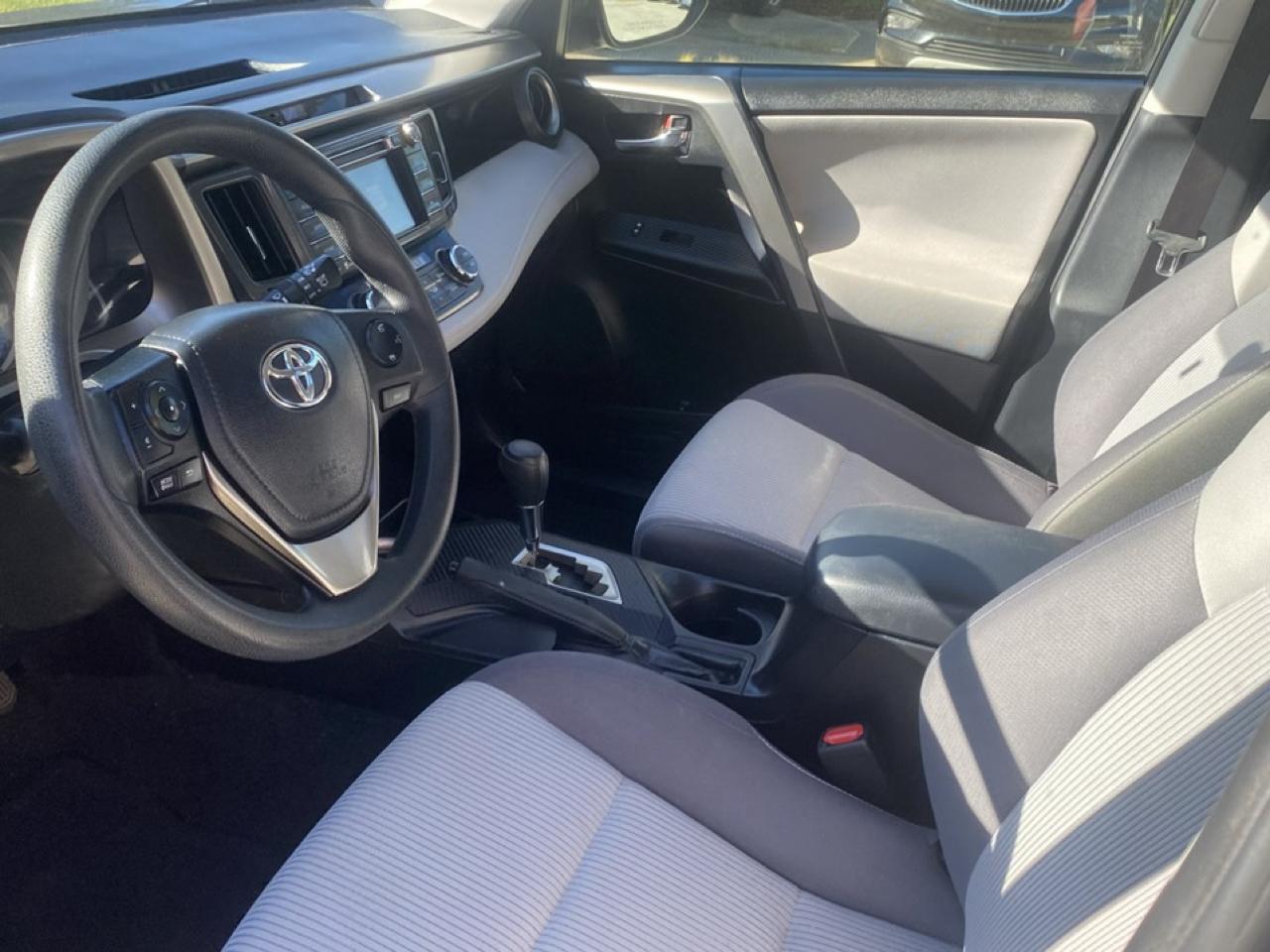 Toyota RAV4 XLE FWD 2014