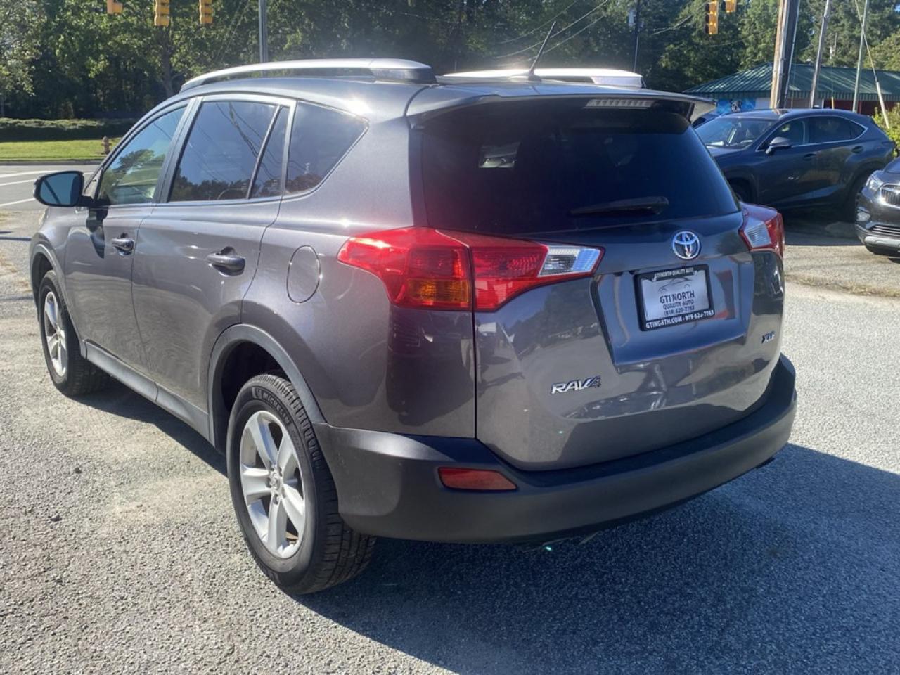Toyota RAV4 XLE FWD 2014