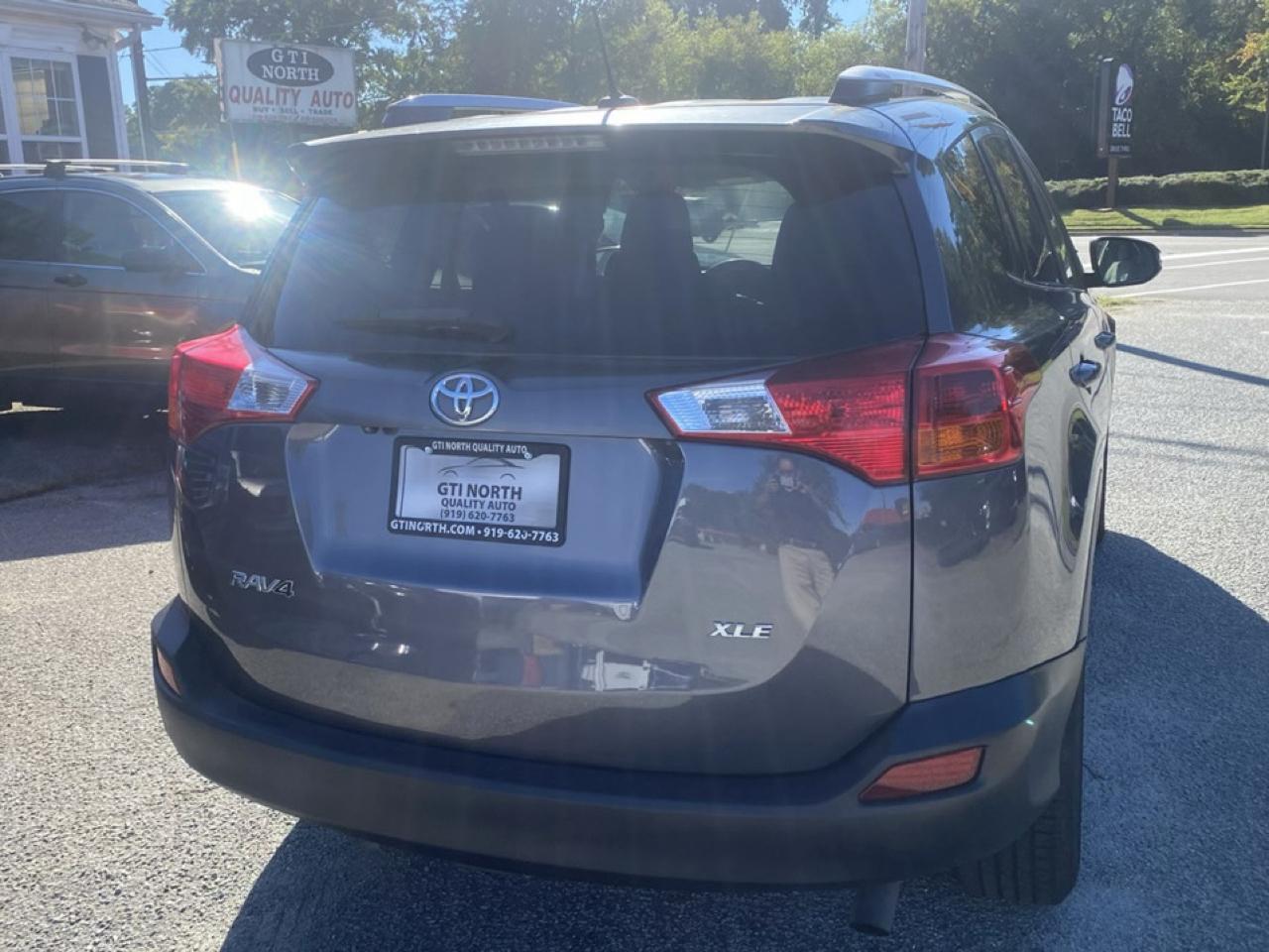 Toyota RAV4 XLE FWD 2014