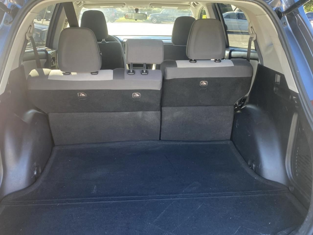 Toyota RAV4 XLE FWD 2014