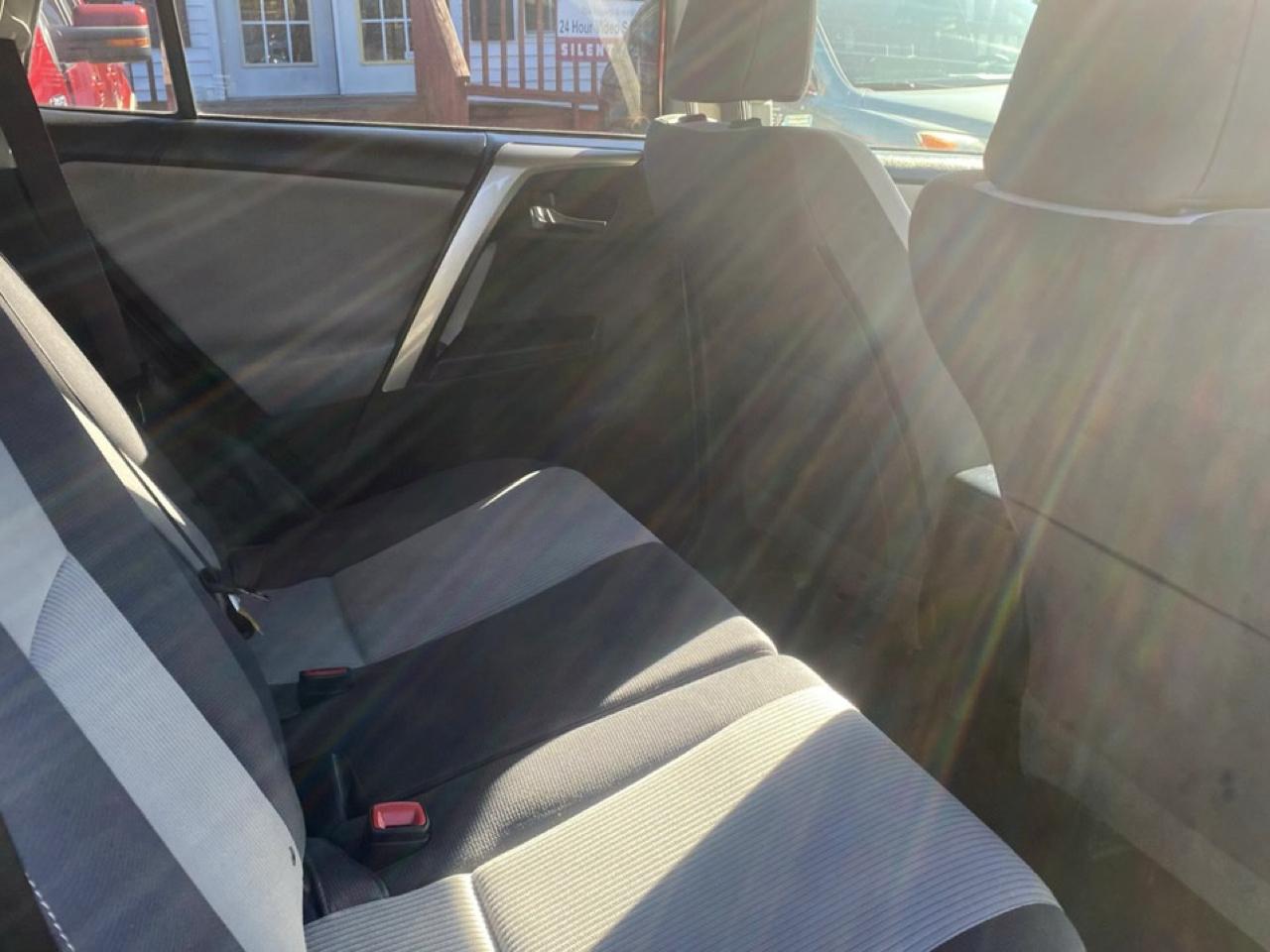Toyota RAV4 XLE FWD 2014