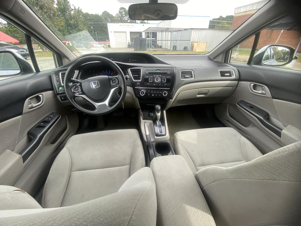 Honda Civic LX Sedan 5-Speed AT 2013