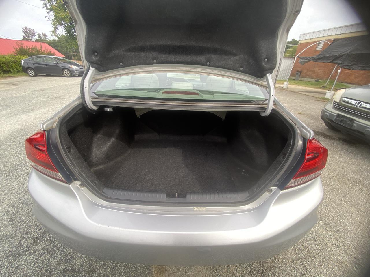 Honda Civic LX Sedan 5-Speed AT 2013