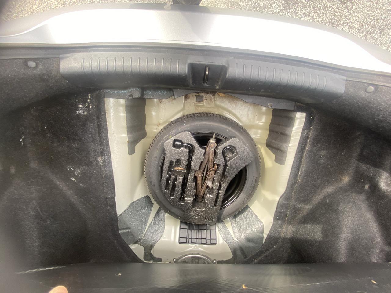 Honda Civic LX Sedan 5-Speed AT 2013