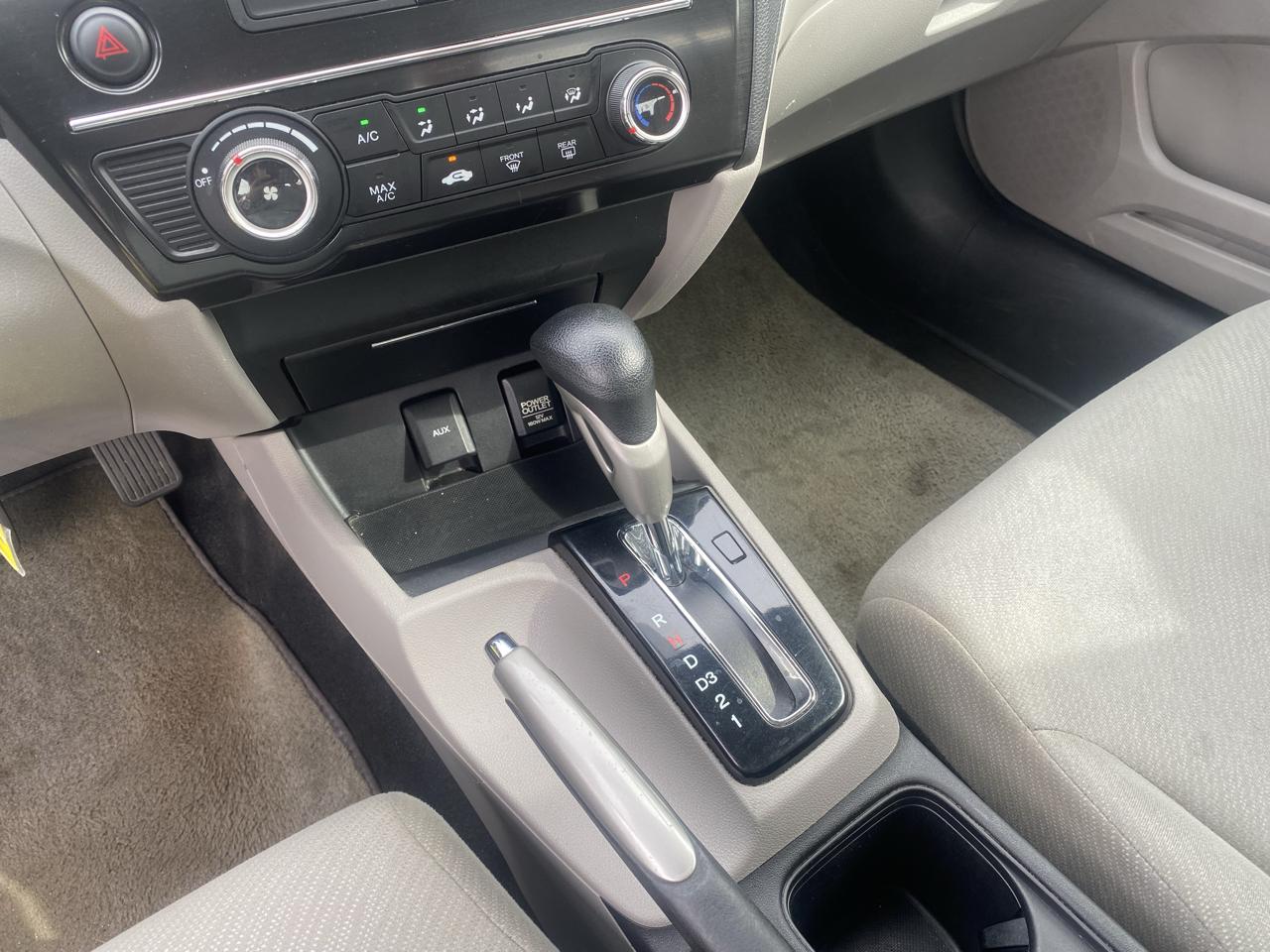 Honda Civic LX Sedan 5-Speed AT 2013