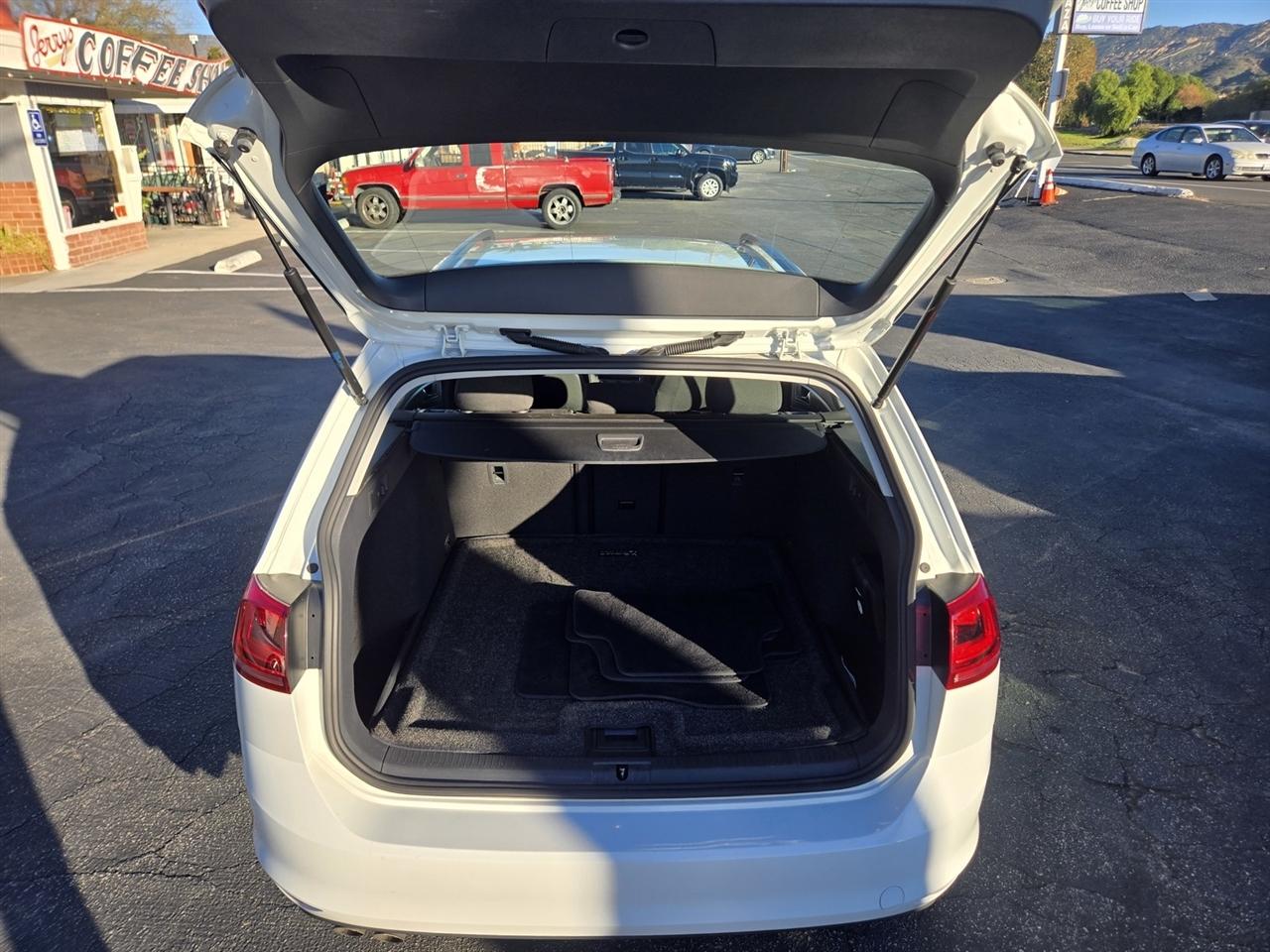 Volkswagen Golf SportWagen  2017