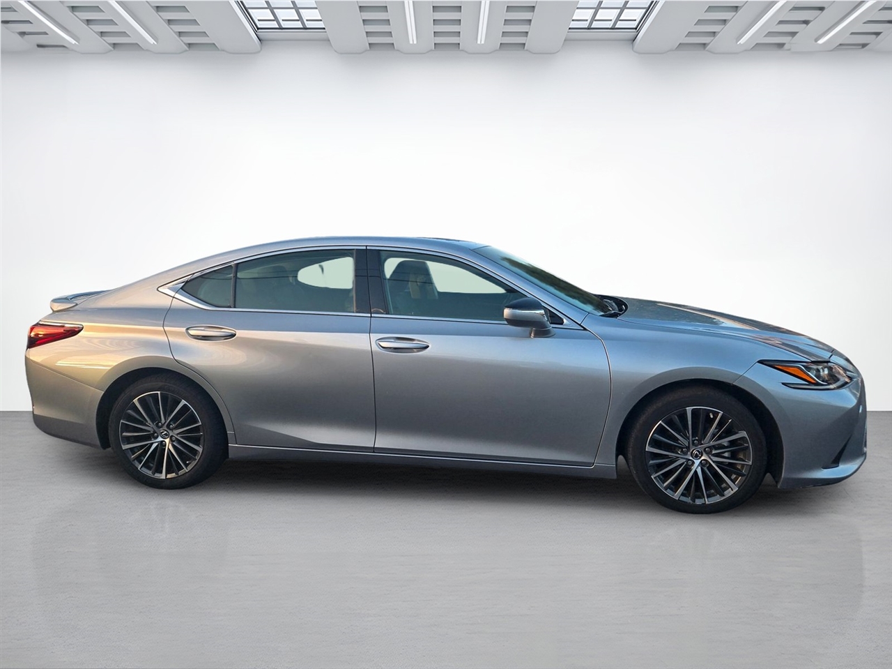Lexus ES 300h  2023