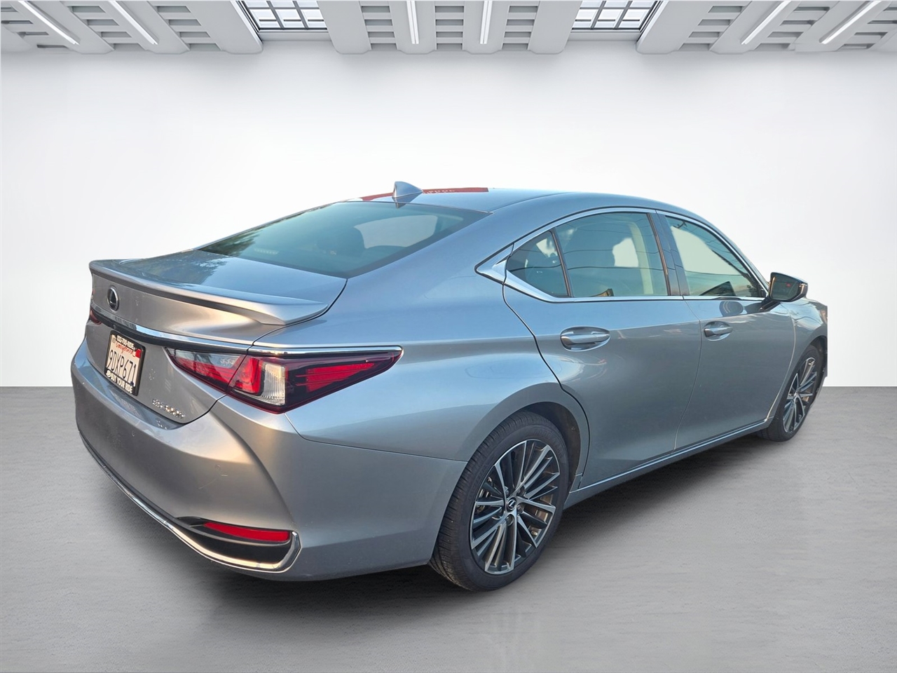 Lexus ES 300h  2023