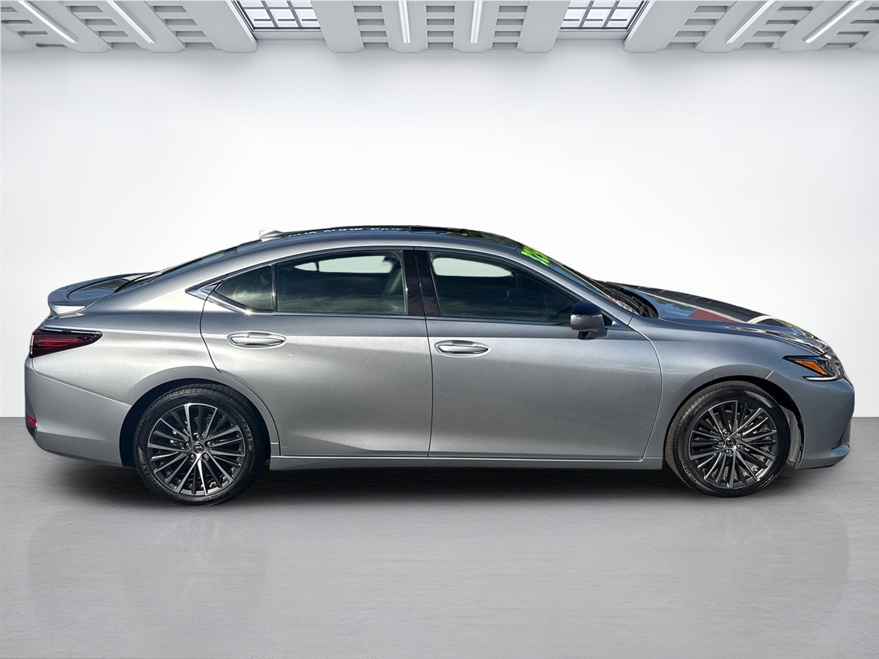 Lexus ES 300h  2023