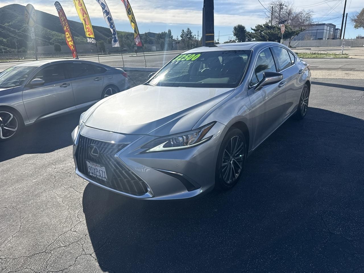 Lexus ES 300h  2023