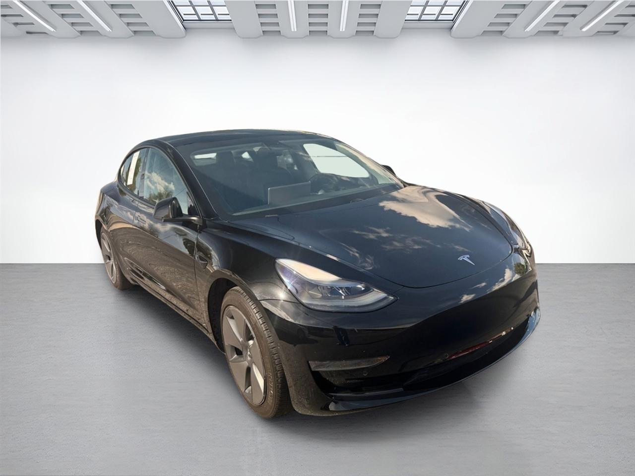 Tesla Model 3  2021