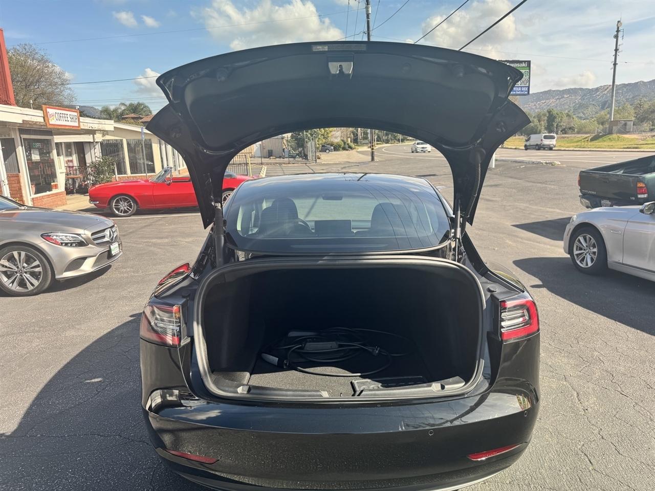 Tesla Model 3  2021