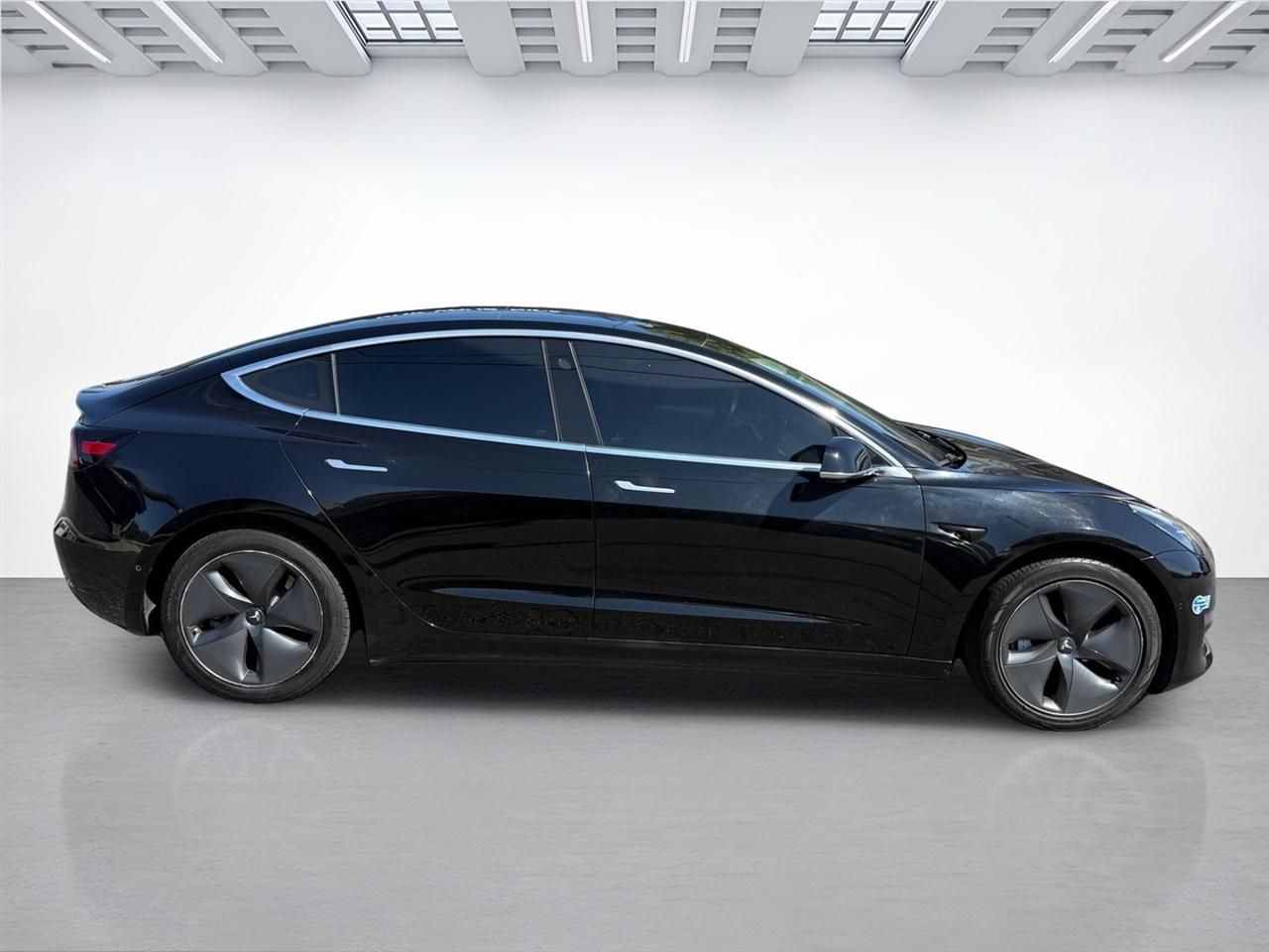 Tesla Model 3  2020