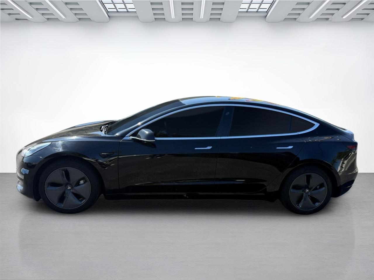Tesla Model 3  2020