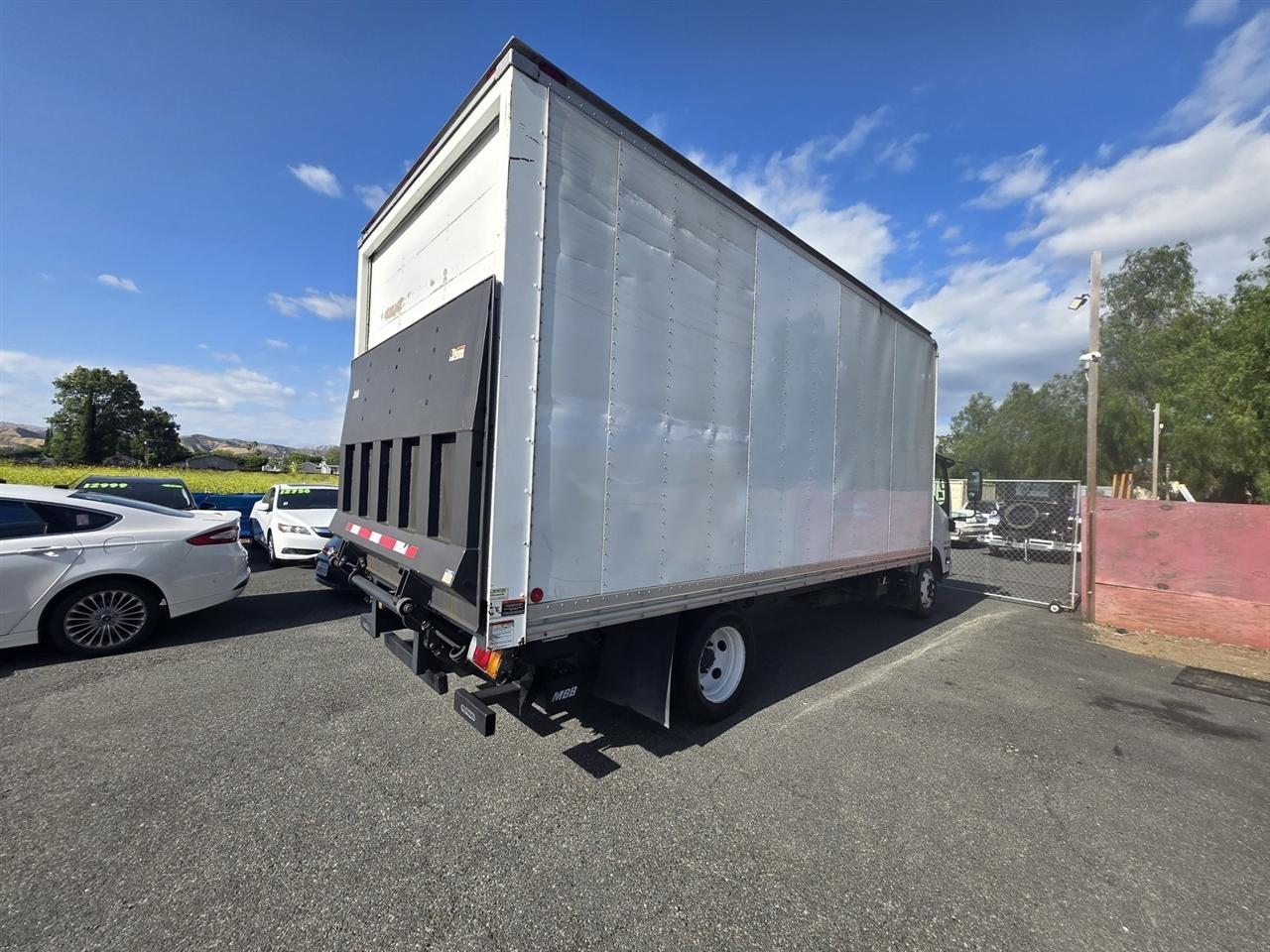 2016 Isuzu NPR HD - Photo 8