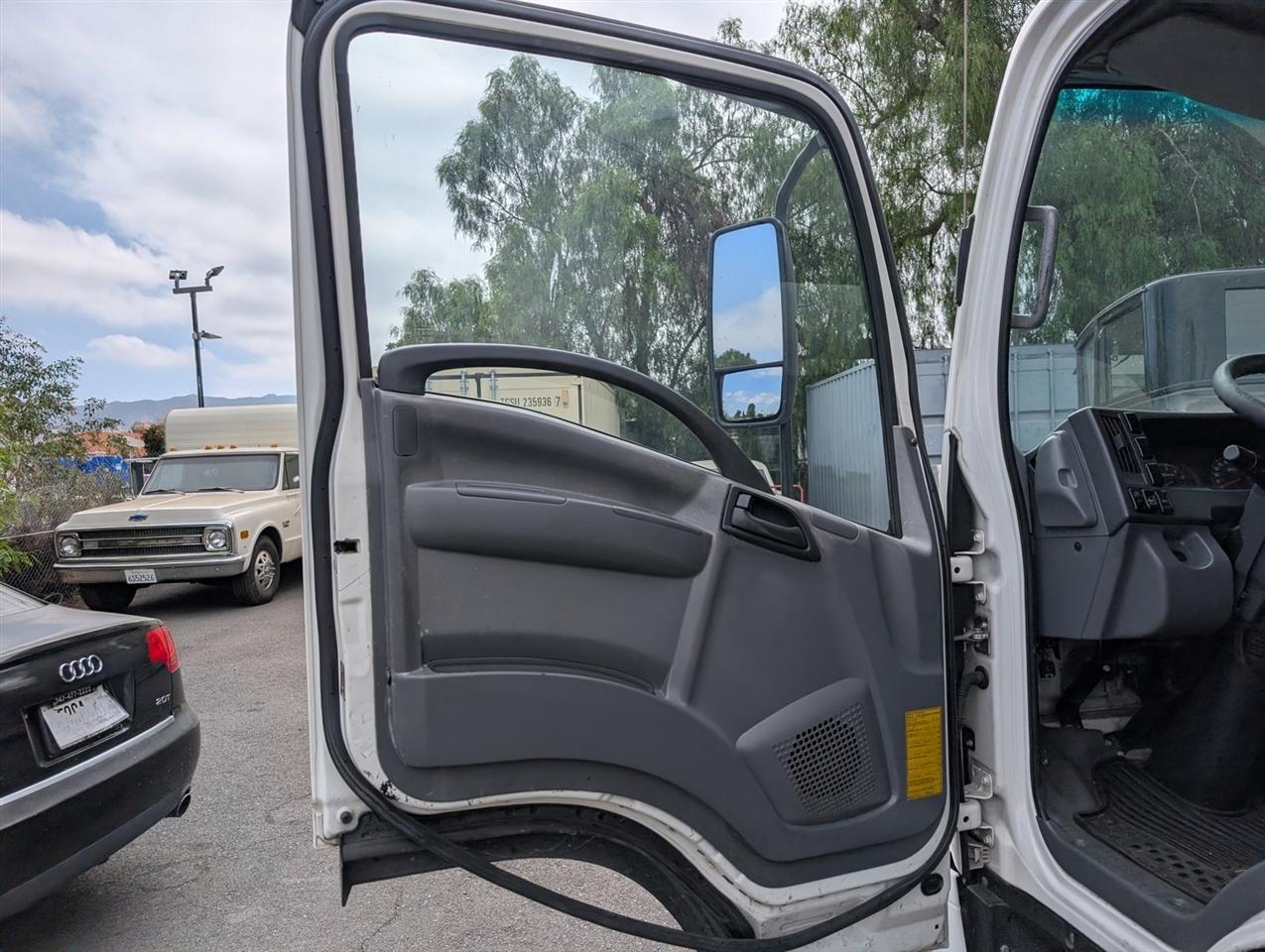 2016 Isuzu NPR HD - Photo 11
