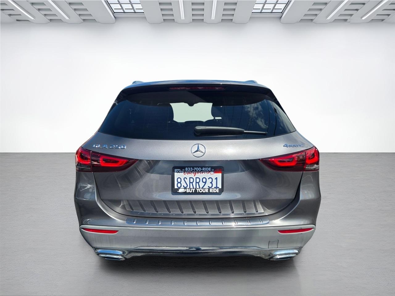 Mercedes-Benz GLA  2021