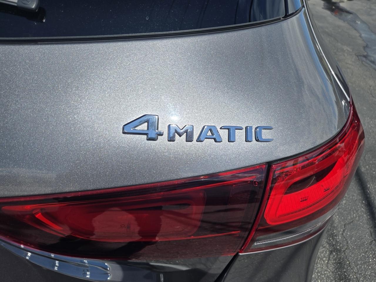 Mercedes-Benz GLA  2021