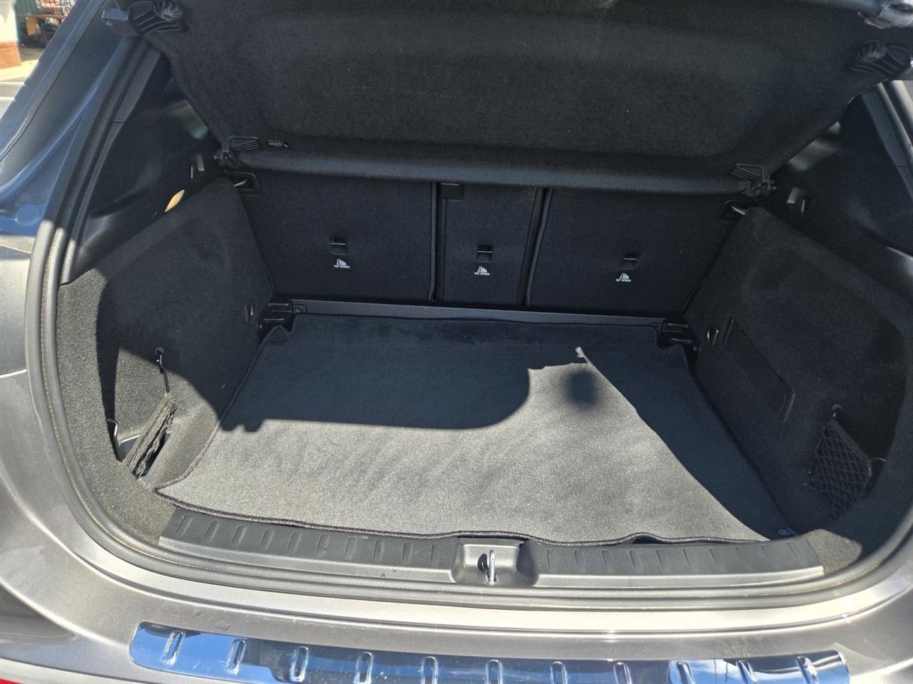 Mercedes-Benz GLA  2021