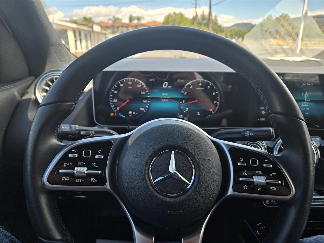 Mercedes-Benz GLA  2021