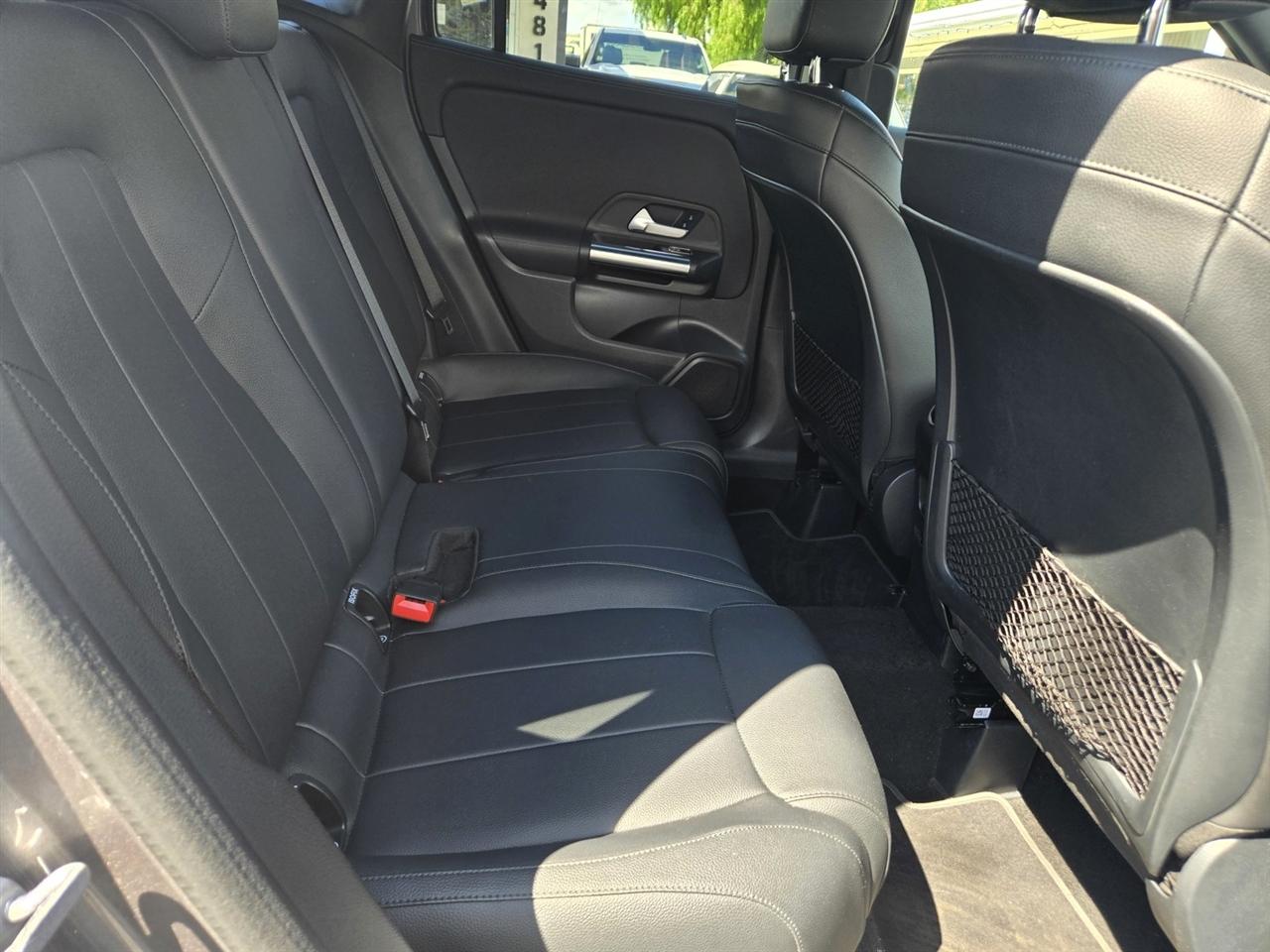 Mercedes-Benz GLA  2021