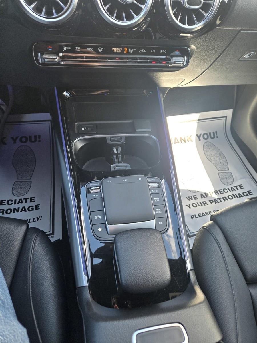 Mercedes-Benz GLA  2021