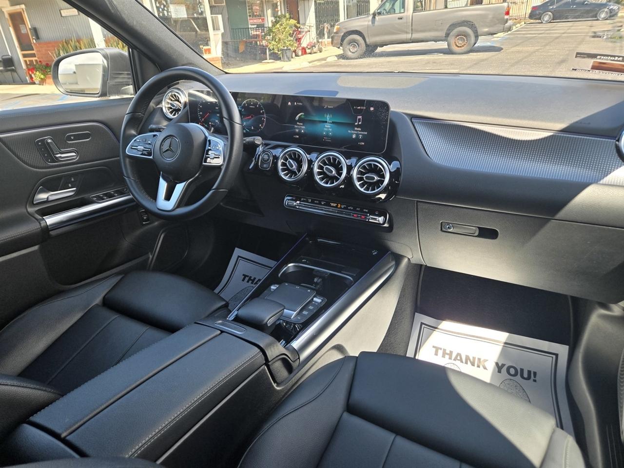 Mercedes-Benz GLA  2021