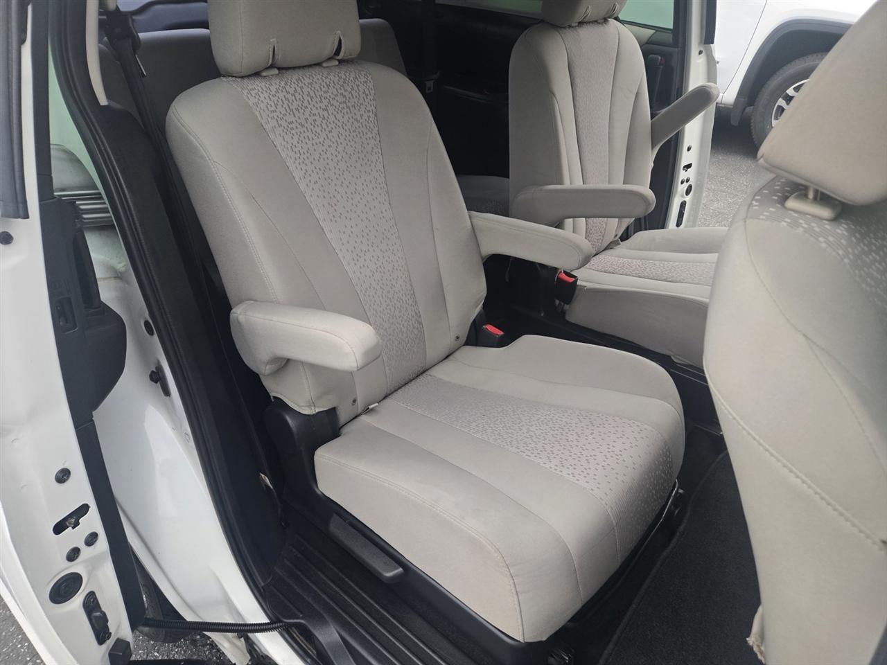 Mazda MAZDA5  2012