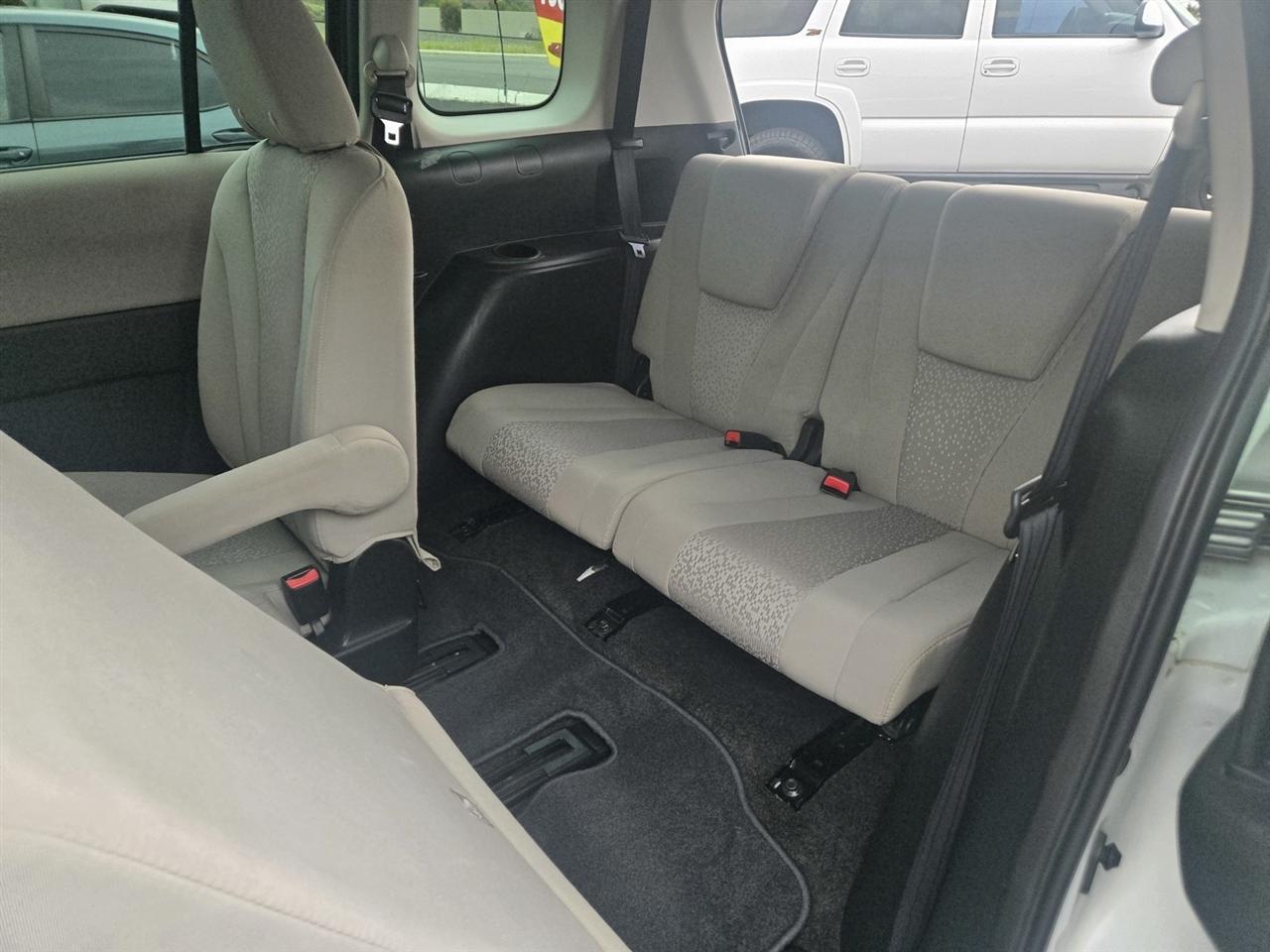 Mazda MAZDA5 Sport 2012