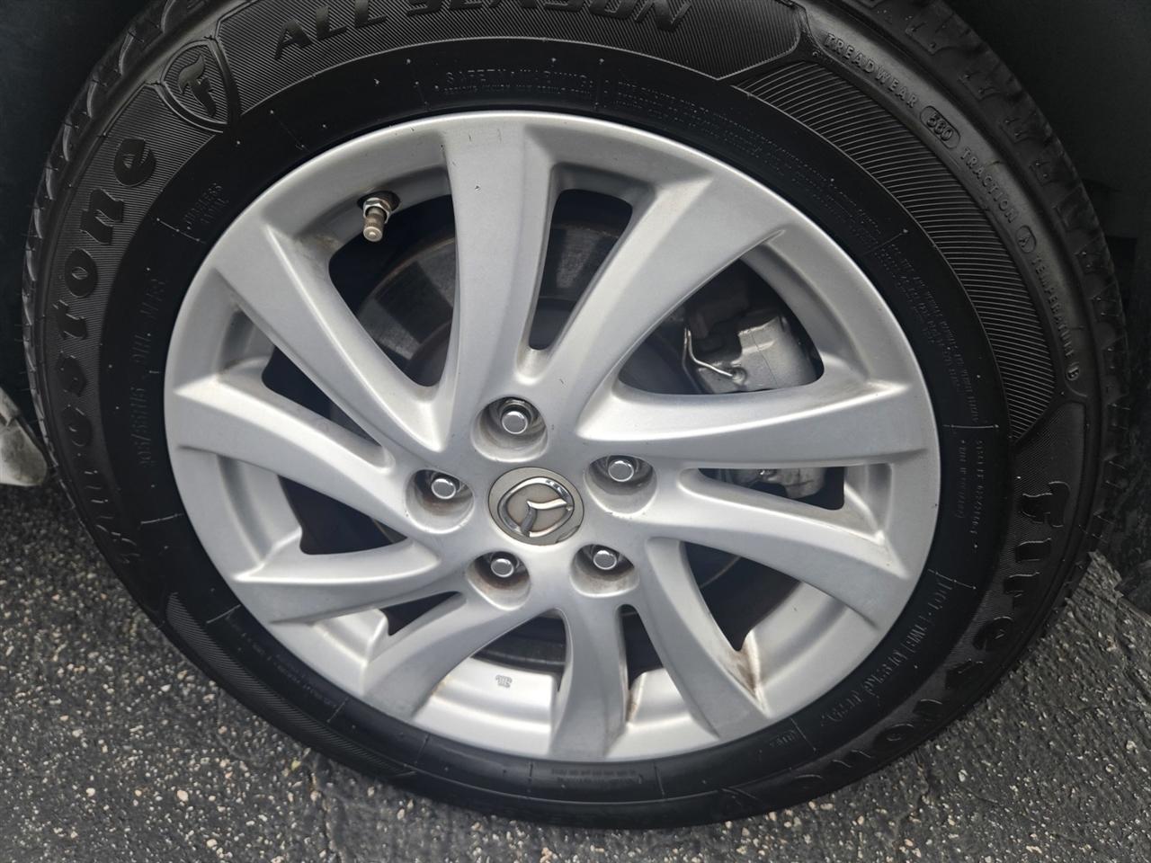 Mazda MAZDA5 Sport 2012