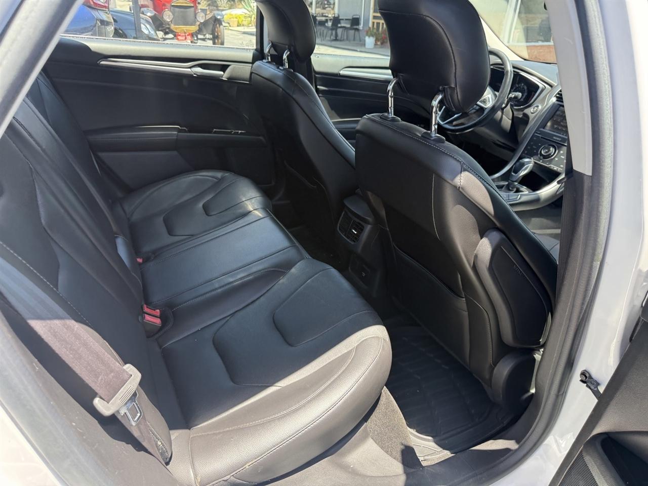Ford Fusion  2013
