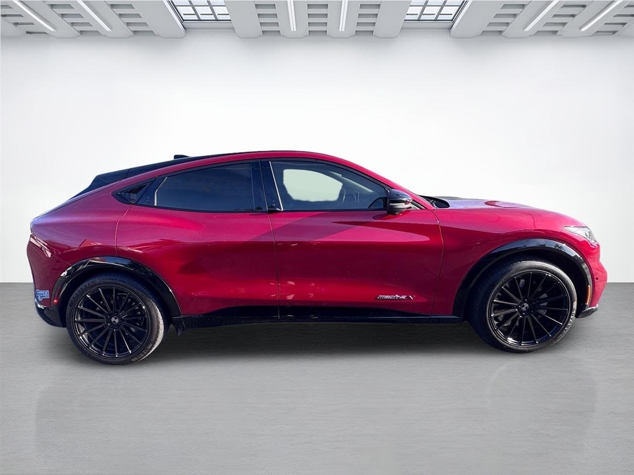 Ford Mustang Mach-E  2021