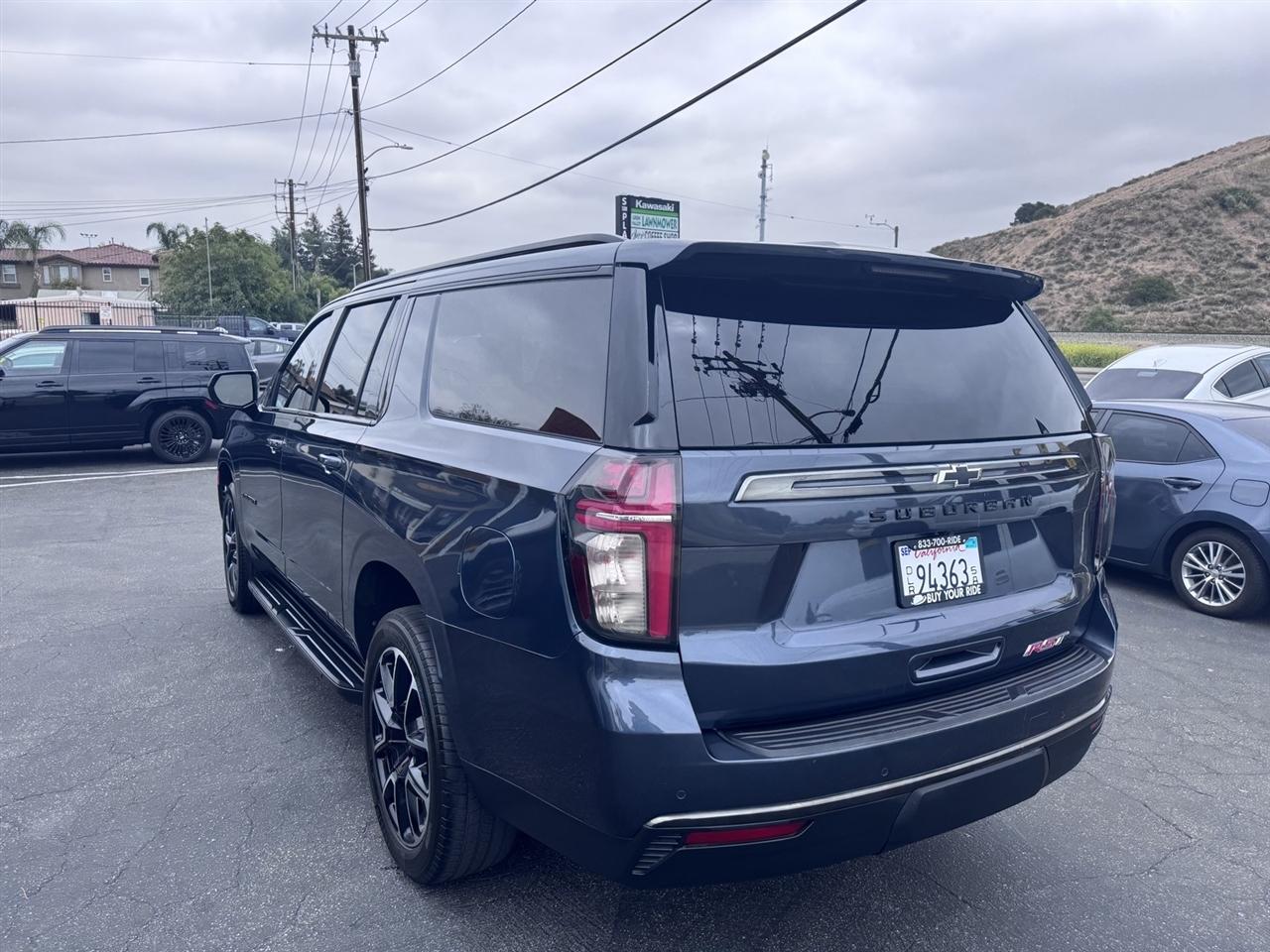 Chevrolet Suburban  2021