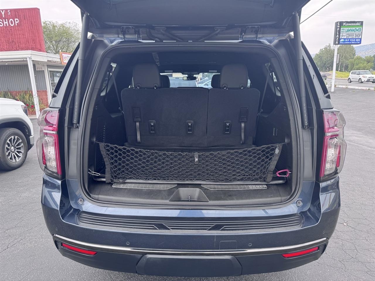 Chevrolet Suburban  2021