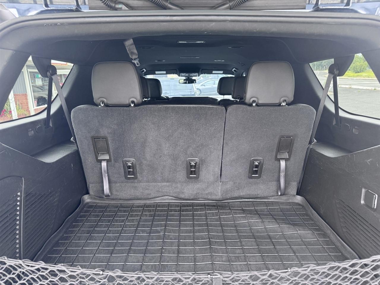 Chevrolet Suburban  2021