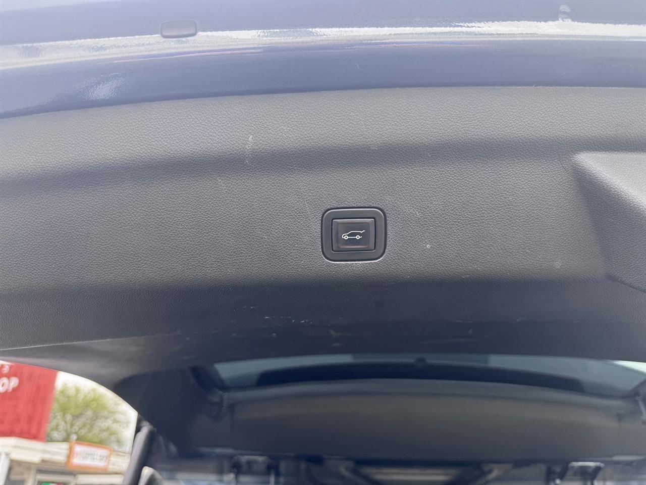 Chevrolet Suburban  2021