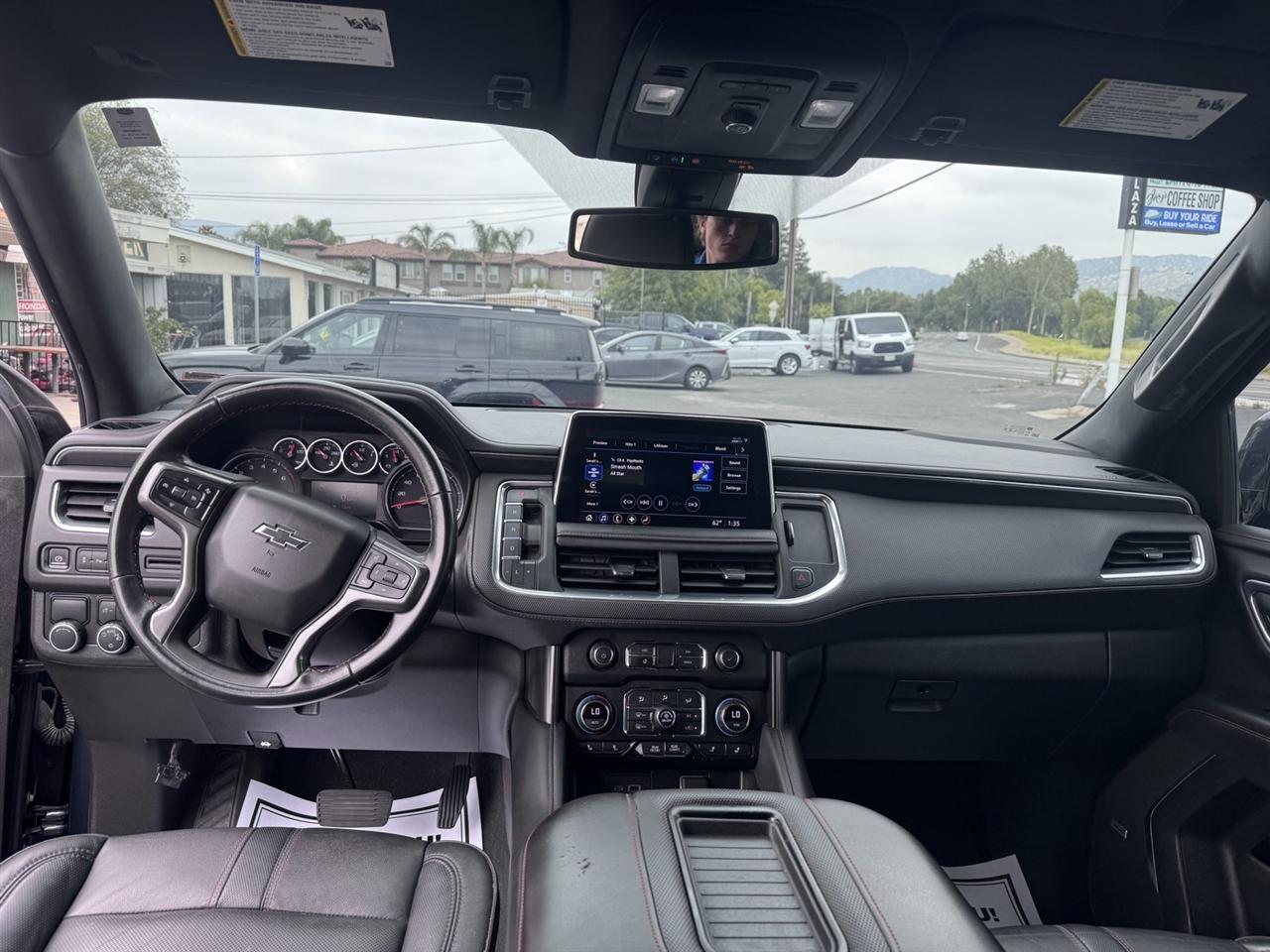 Chevrolet Suburban  2021
