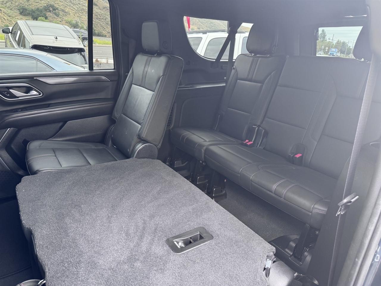 Chevrolet Suburban  2021