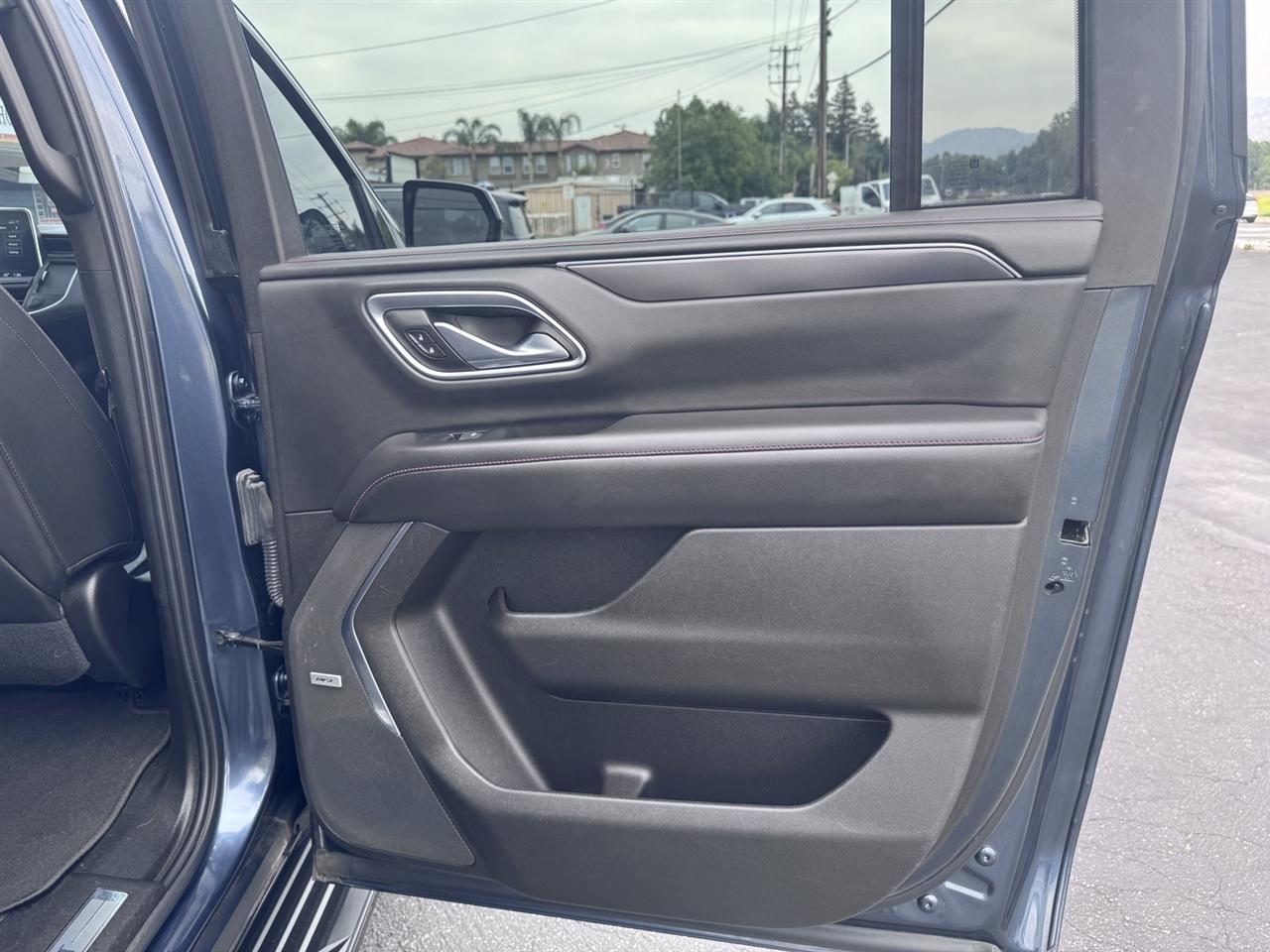 Chevrolet Suburban  2021